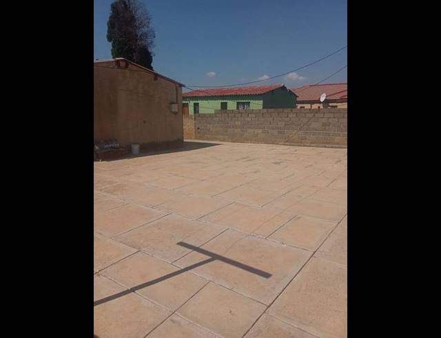 2 BEDROOM HOUSE FOR SALE IN PALM SPRINGS